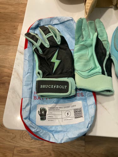 Bruce Bolt Batting Gloves