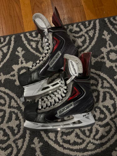 Used Bauer Regular Width  7 Vapor APX2 Hockey Skates