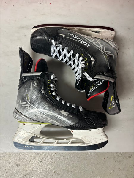 Senior Bauer   10 Vapor Hyperlite Hockey Skates