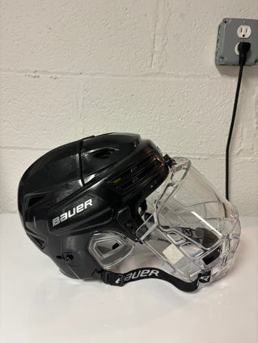 Used Medium Bauer  Re-Akt 200 Helmet