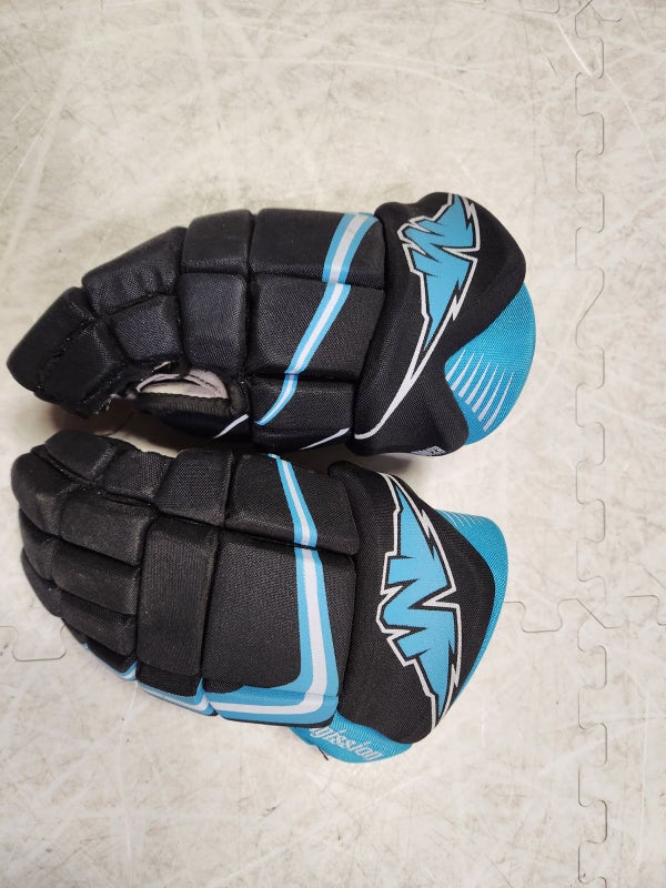 Used Mission Axiom Gloves 14"