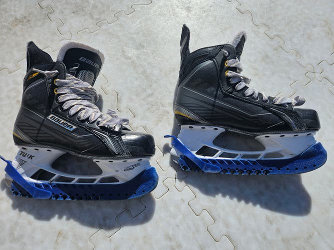 Used Senior Bauer Supreme 170 Hockey Skates Regular Width 8.5