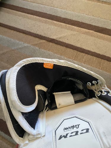 Used Full Right CCM Revolution 599 catcher and CCM Blocker Extreme Flex 4