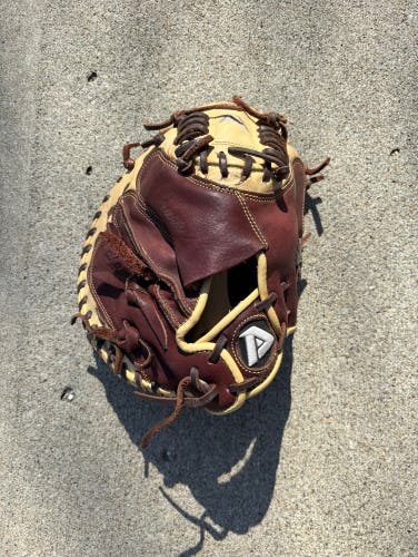 Akadema Catchers Mitt