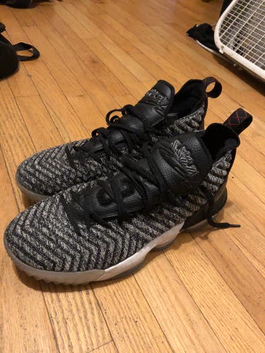 Size 14 Nike Zoom Lebron 15