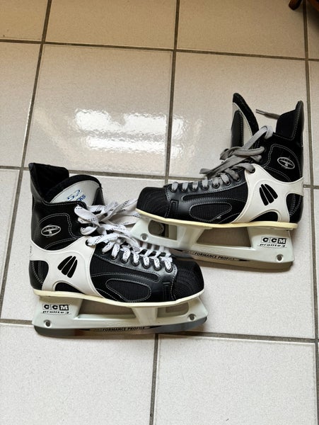 Senior CCM 11 Tacks 152 Hockey Skates