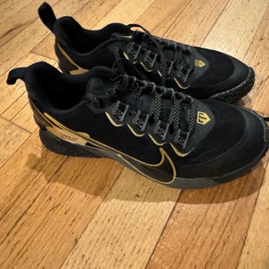 Black Men's Size 8.5 (Women's 9.5) Nike Shoes