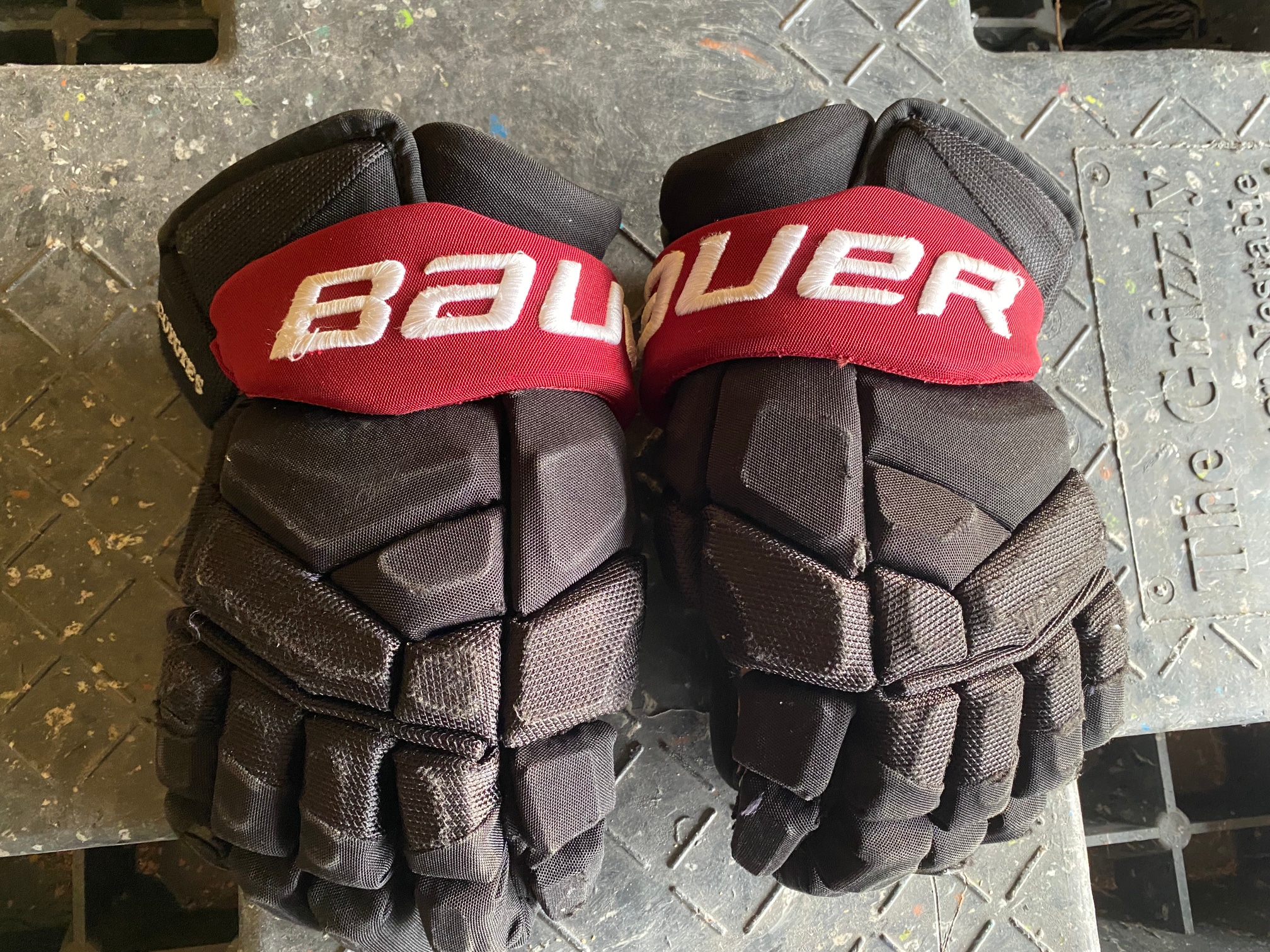 Bauer Supreme 2S Pro Stock 13" Hockey Gloves Coyotes 4737
