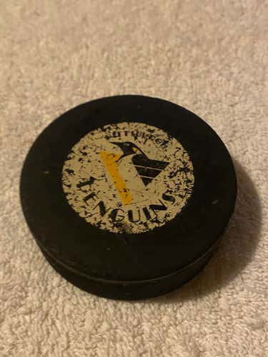 Pittsburgh Penguins National Hockey League (NHL) Official Game Puck