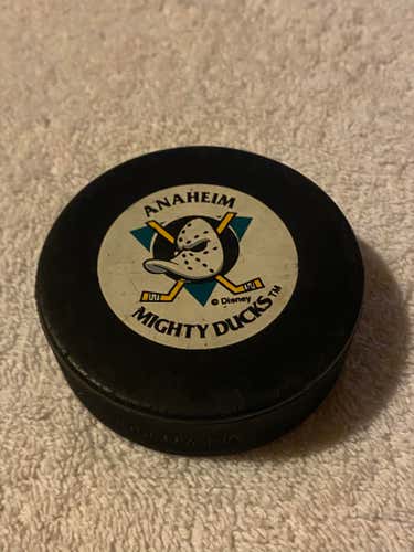 Anaheim Mighty Ducks National Hockey League (NHL) Official Game Puck