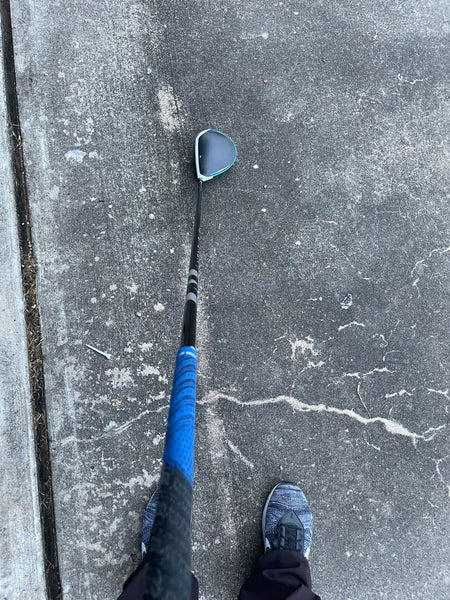 Men's Right Handed Stiff Flex 8.5 Loft Sim2 Driver