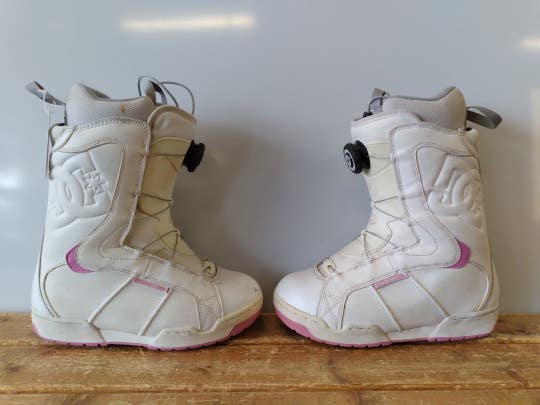 Used Dc Shoes Womens S B Boots Senior 6 Snowboard Womens Boots