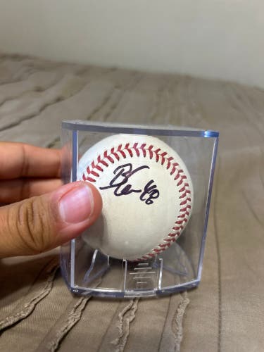 MLB signed ball brusdar graterol