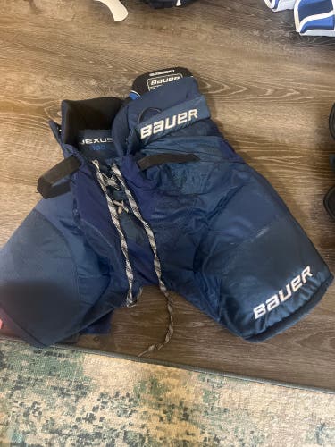 Women Senior Large Bauer Nexus 800 Hockey Pants And Shoulder Pads