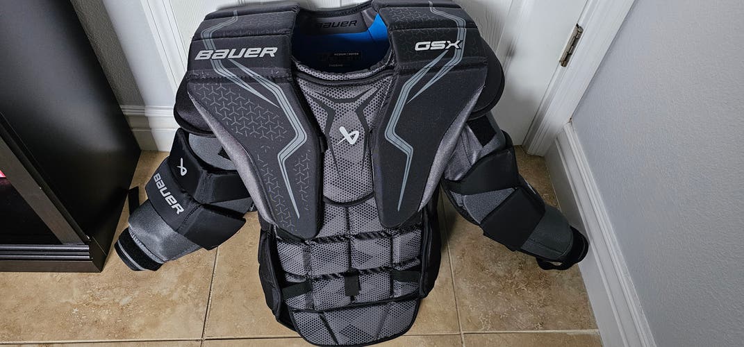 Used Medium Bauer GSX Goalie Chest Protector (Like New)