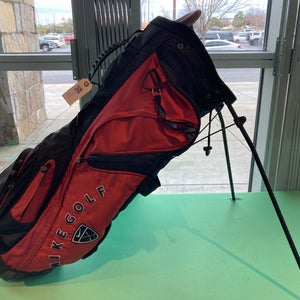 Used Men's Nike Golf Red and Black Bag