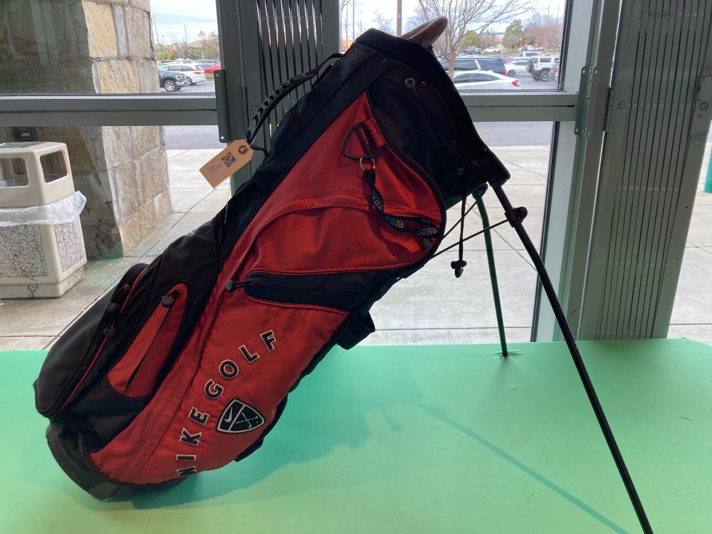 Used Men's Nike Golf Red and Black Bag