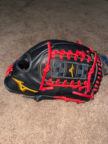 New Right Hand Throw 12" MVP Prime Baseball Glove
