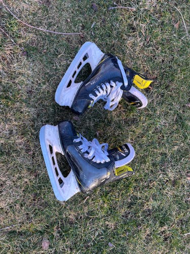 Used Intermediate Bauer  6 Supreme M4 Hockey Skates