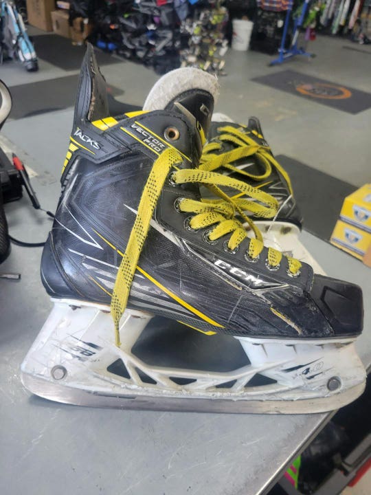 Used Ccm Vector Pro Senior 7 Ice Hockey Skates