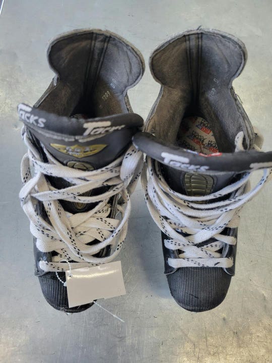 Used Ccm 652 Junior 03.5 Ice Hockey Skates