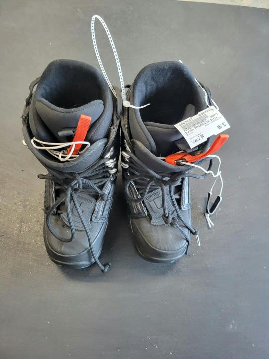 Used Burton Progression Junior 04 Boys' Snowboard Boots