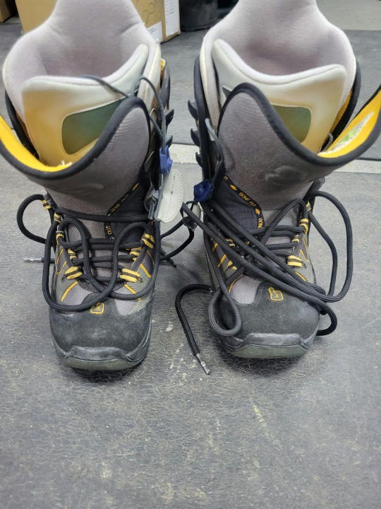 Used Burton Freestyle Senior 6 Men's Snowboard Boots