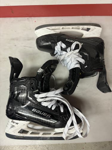Used Bauer   10 Supreme Mach Hockey Skates