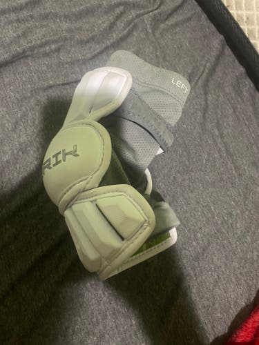 Adult Used Large Maverik Max Arm Pads