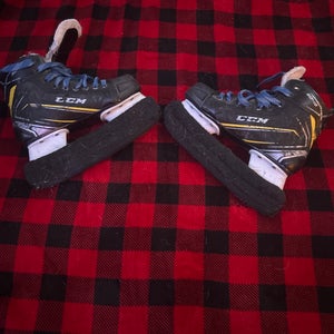 USED ccm tacks skates
