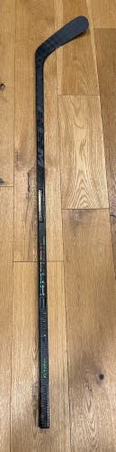 Intermediate Right Handed P29  RibCor Trigger 6 Pro Hockey Stick