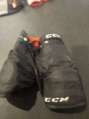 Youth Medium CCM Hockey Pants