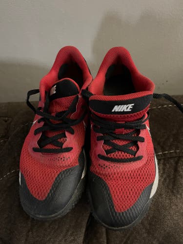 Nike  turf trainers size 6