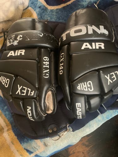 Used Easton GX149 Air Flex Grip Hockey Gloves