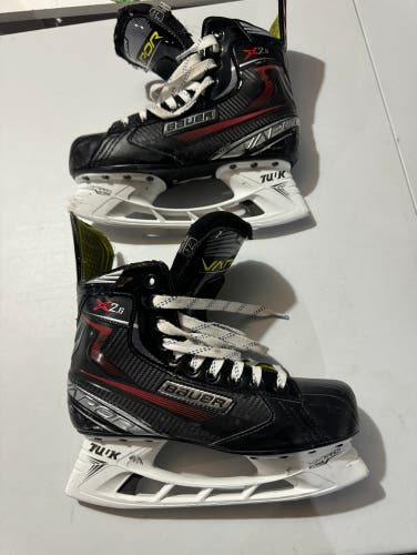 Used Bauer Regular Width  Size 7.5 Vapor X2.6 Hockey Skates