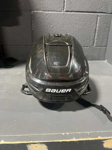 Used Medium Bauer Re-Akt 85 Helmet