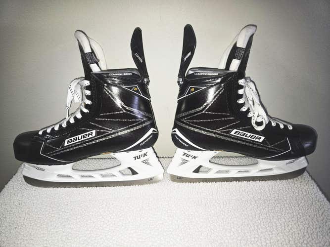 Brand New Senior Bauer Supreme 1S Hockey Skates Size 10 Width EE