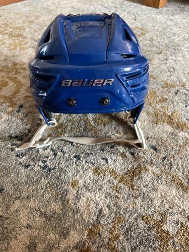 Used Medium Bauer Re-Akt 150 Helmet
