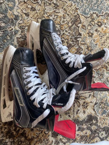 Senior Bauer Regular Width 10.5 Vapor X800 Hockey Skates