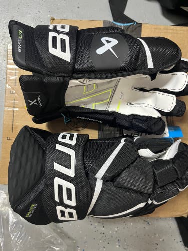New Bauer Hyperlite Gloves 14"