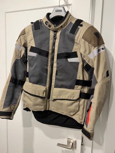 Rev’it Cayenne 2 motorcycle jacket
