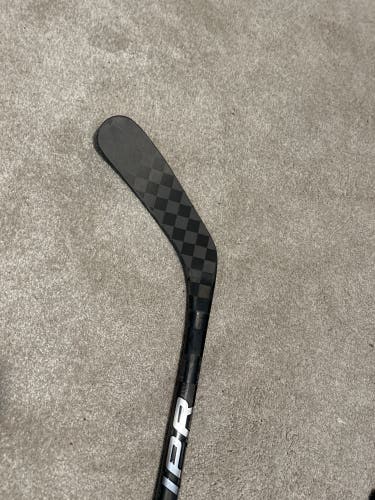 New Left Hand P90TM Vapor Hyperlite 2 Hockey Stick