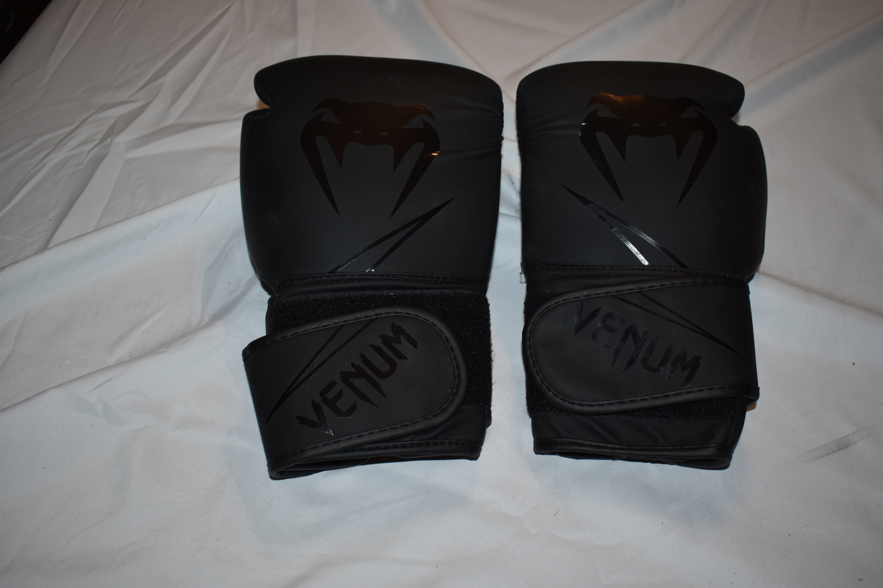 Venom Boxing Gloves, Black, 16oz - Great Condition!