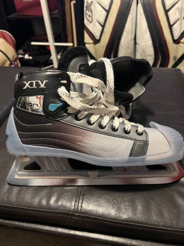 Bauer Nike XIV Vapor goal skates