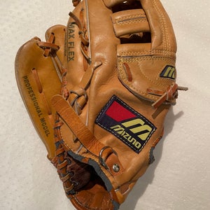 Used Mizuno Left Hand Throw MT4500 Professional model Baseball Glove 11"
