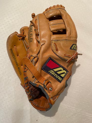 Used Mizuno Left Hand Throw MT4500 Professional model Baseball Glove 11"