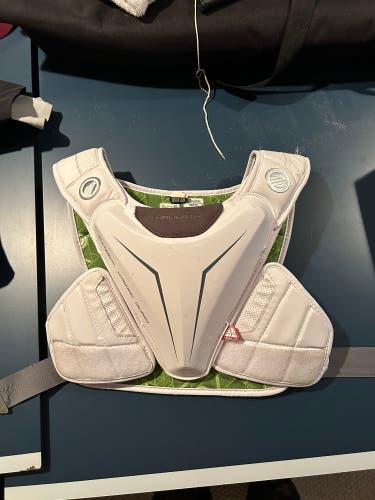 *Like New” Large Maverik M5 EKG Speed Pad - Lacrosse Shoulder Pads