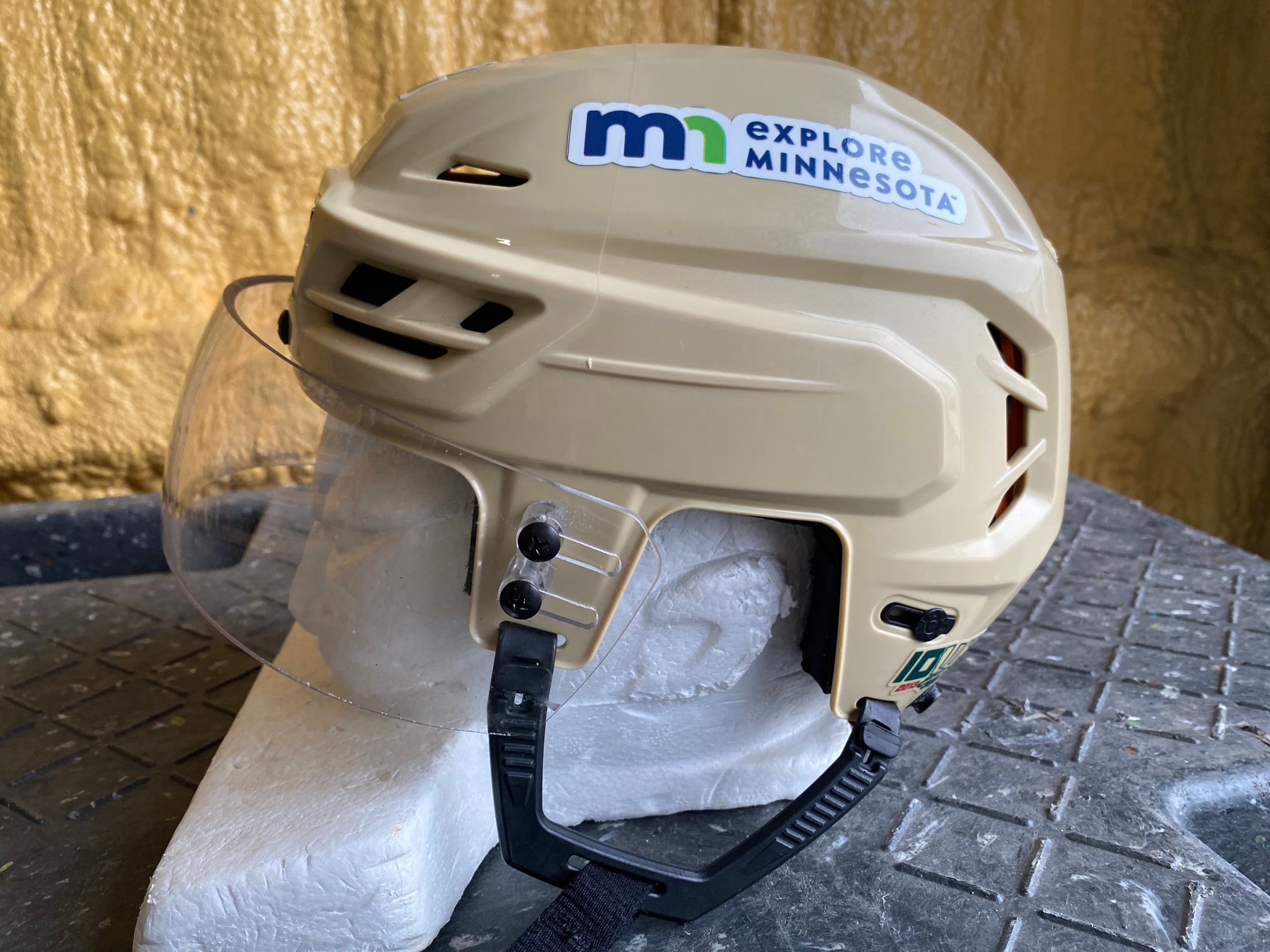 CCM Tacks 710 Pro Stock Hockey Helmet Wheat Beige Small CCM Visor Combo 4740