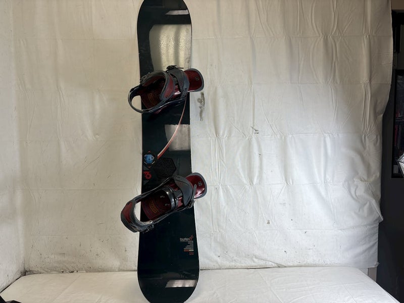 Used 2016 Burton Blunt 159cm Wide Men s Snowboard W Burton Genesis Bindings Lg