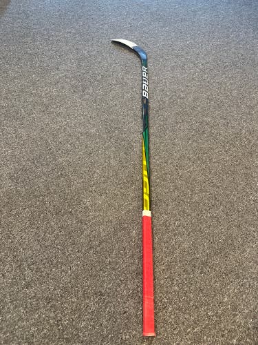 Senior Right Handed P28  Supreme UltraSonic Hockey Stick